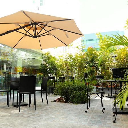 Travelbee Fuente Inn Cebu Exteriör bild