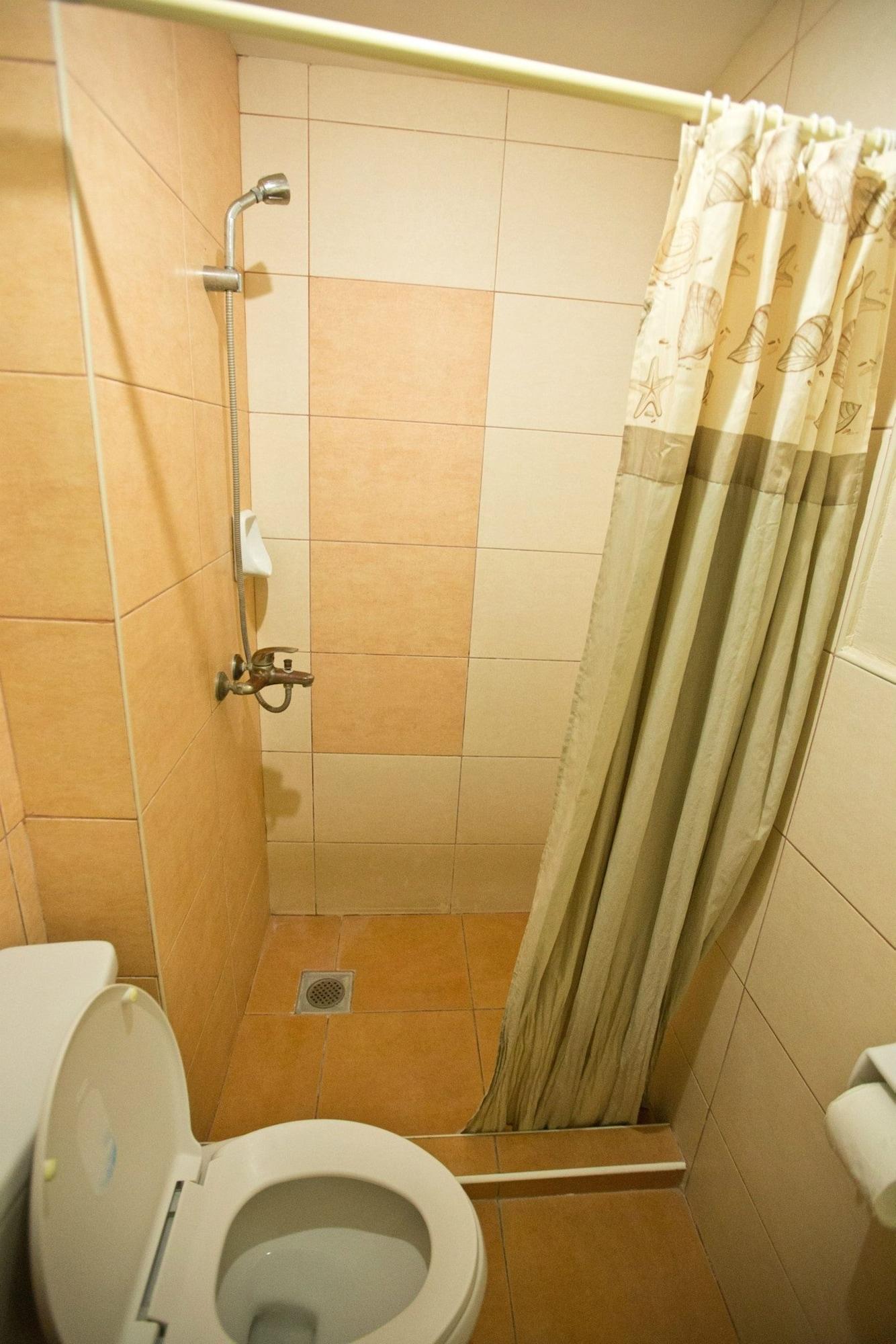 Travelbee Fuente Inn Cebu Exteriör bild