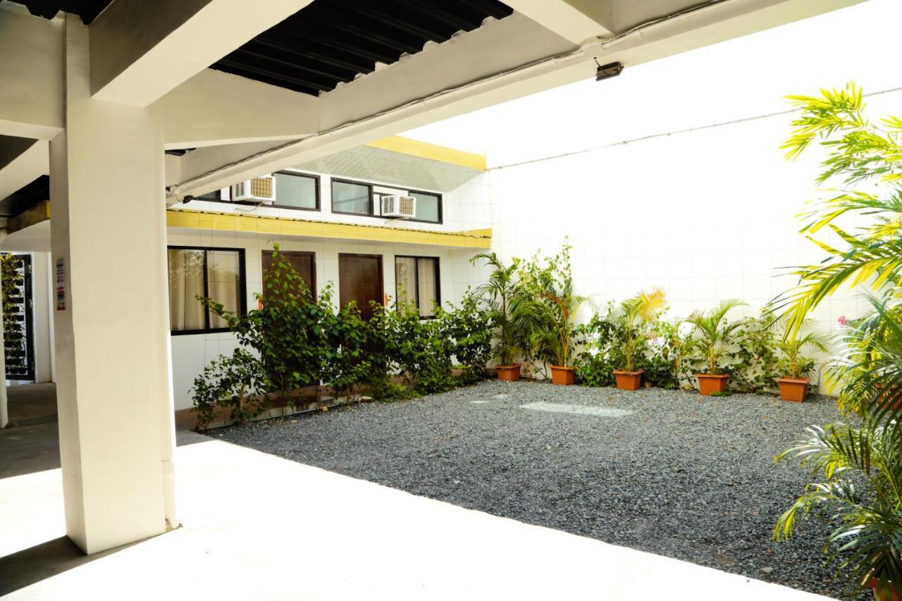 Travelbee Fuente Inn Cebu Exteriör bild